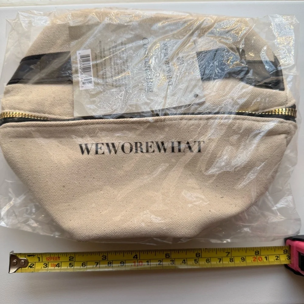 NWT WeWoreWhat Gift Set Cream Cosmetic Bag + 001 Travel Size